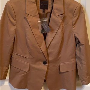 Limited quarter length business jacket